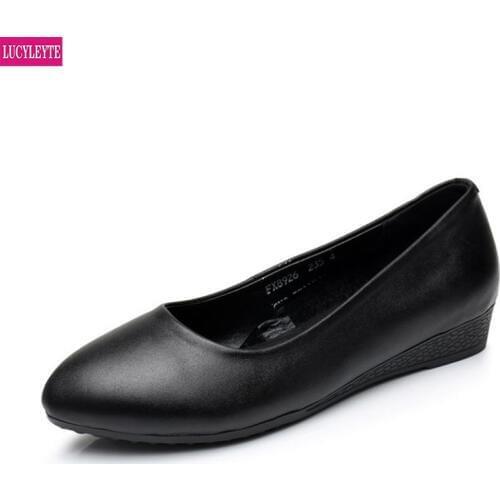 LUCYLEYTE Leather Pumps