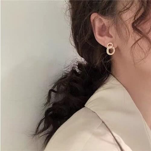 2020 New Trend Womens Earrings Sweet Round Geometric Fine Ear Stud Earrings for Women Bijoux Korean Girl Gift Jewelry Wholesale