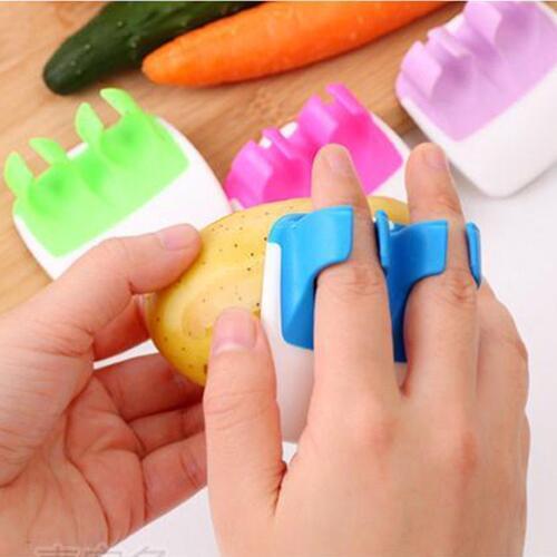 2019 New 1 Creative Finger Held Palm Peeler Easy Hold Kitchen Gadgets Vegetable Fruit Slicer Peeler Durable Kitchen Accessories