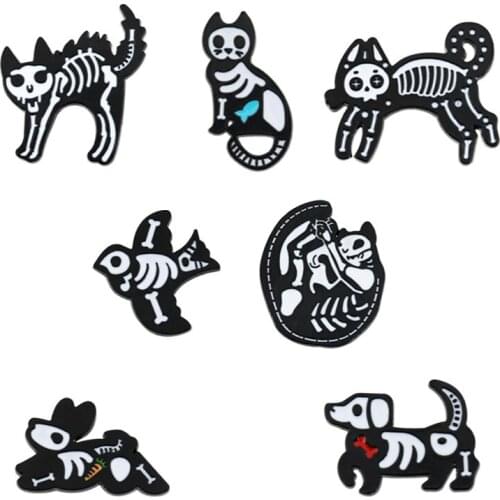 New Arrival Metal Enamel Black and White Dripping Punk Style Skull Animal Cat Pin Clothes Hat Decoration Accessories Detachable