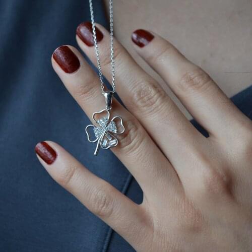 Taşlı Yonca Yaprağı Kolye Rodyum Kaplama