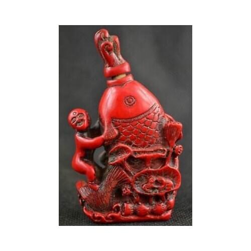 Elaborate Chinese Collectibles Decorated Handwork Old Artificial Red Coral Resin Child Play with Fish Snuff Bottle