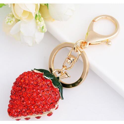Fashion Strawberry Modeling Crystal Keychain Women Key Ring Normal Size Key Holder Accessory CH3517