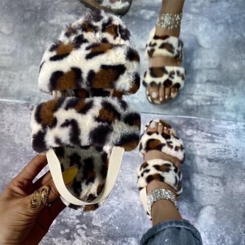 Fashion Faux Fur Slippers Women Plush Slides Outdoor Winter Flat Sandals Cute Fluffy Shoes Brand Luxury Flip Flops