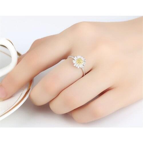 New Korean Style Flower Rings for Women Punk Trendy Vintage Ring Small Daisy Flower Rings Party Couple Rings