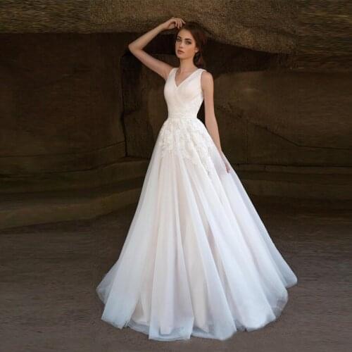2020 Simple V-neck Pleat Applique Lace Wedding Dresses Backless Tulle Sweep Train A-line Bride Dress robe mariage Wedding Gowns