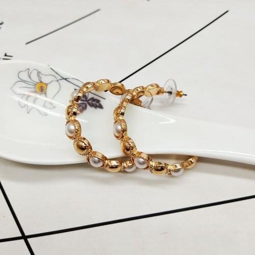 Exaggerated fashion temperament socialite street snap geometry palace restoring ancient ways metallic stud earrings