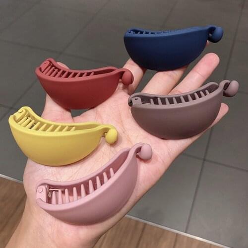 New Cute Candy Colors Banana Shape Hair Claws Women Girls Sweet Hair Clips Ponytail Holder Hairpins Fashion Hair Accessories