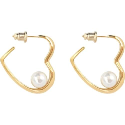 Sweet Girl Earrings Fashion New Wild Love Pearl Personality Temperament Net Red Womens Earrings Wholesale Heart Earrings