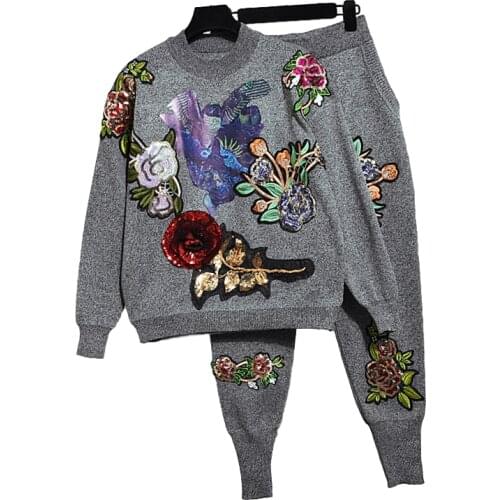 Autumn New Women Fashion Sequins Flowers Long sleeve black Knitted Sweater + Casual Little feet Pants Two Piece Set Women G520