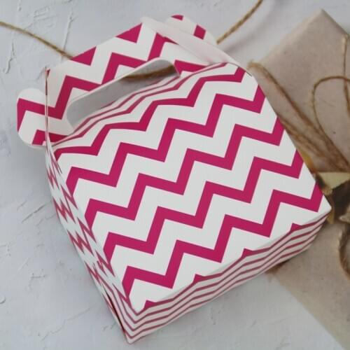 Wedding Decoration Paper Box Candy Cookie Gift Packaging Favor Gift Box with Handle Christmas Polka Dot Birthday