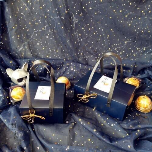 Baby Shower blue moon cake egg yolk crisp packing box Festival biscuits gift box packaging hand-held gift boxes New year 2021