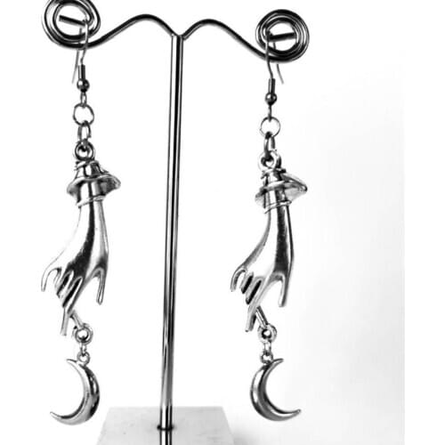 Hand Moon Goddess Earrings Fashion Celestial Witch Jewelry Delicate Crescent Punk Creative Statement Women Gift 2021 New Magic