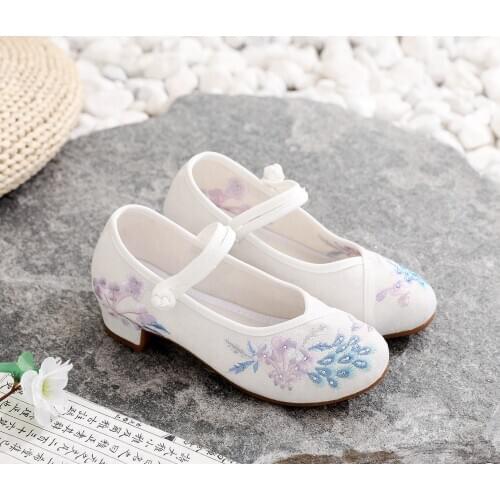 Woman Cosplay Shoes Vintage Flowers Embroidery Shoes Women Chinese Old Peking Hanfu Casual Cloth Dancing Shoes