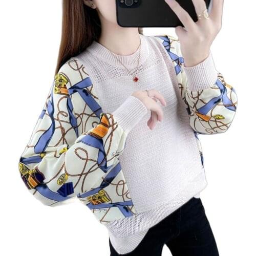 The thin section printed chiffon bat sleeve splicing sweater lady show thin sweater with a hollow out loose big yards