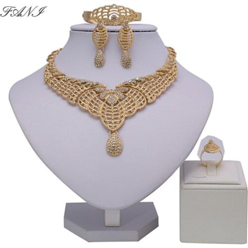 2018 Fashion Gold Color African Beads Jewelry Set Crystal Saudi Woman Nigerian Wedding Party bracelet Earring Ring Jewelry Set