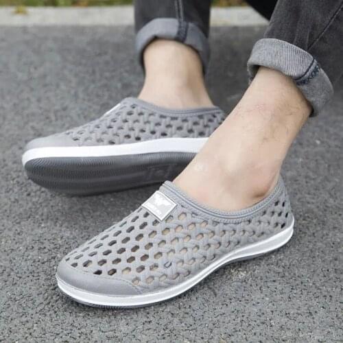 Mens Summer Sandals Baotou Cut-out Soft Soles Non Slip Casual Shoes Beach Shoes Fashion Hole Shoes Wading Shoes Driving Shoes