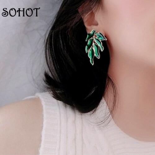 SOHOT INS Boho Trendy Alloy Drop Glaze Green Color Leaf Shape Women Stud Earrings Charming Female Party Major Jewelry Brincos