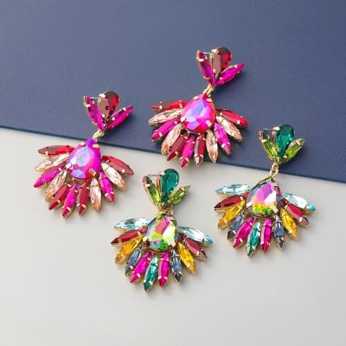 Pauli Manfi 2021 Fashion Metal Rhinestone Flower Earrings Womens Creative Popular Dangle Earrings Party Accessories
