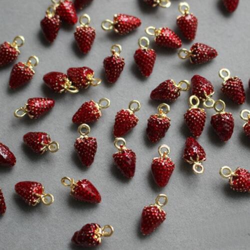 Hand made Diy jewelry accessories wholesale Jewelry Making Drip Alloy Charm Strawberry Pendant Enamel