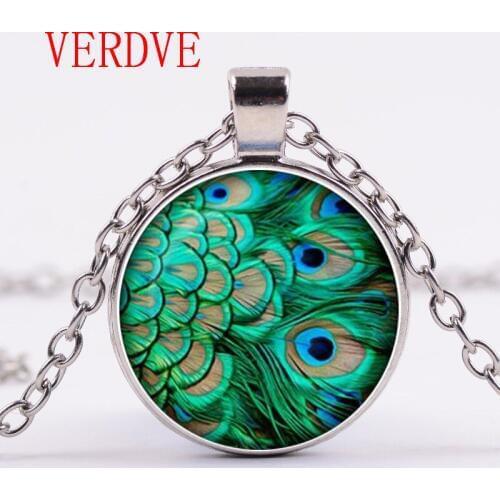 Hot! Peacock Necklace, A Very Large Tail Covered With blue And Green Spots, Which it Can Spread Out like A Fan Necklace