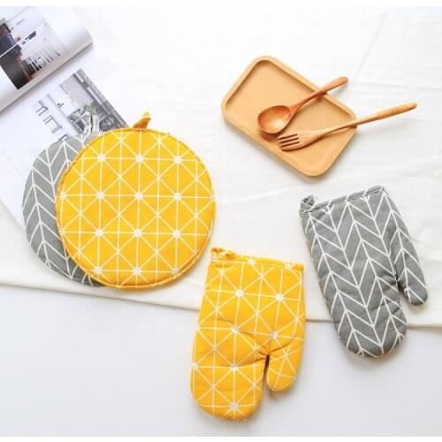 1 Piece Cute fashion Yellow Gray Cotton Fashion Nordic Kitchen Cooking microwave gloves baking BBQ potholders Oven mitts
