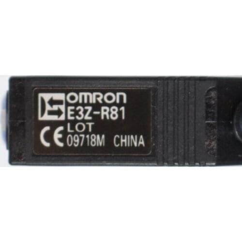 E3Z-R81 Amplifier built-in photoelectric sensor Retro-reflective PNP output