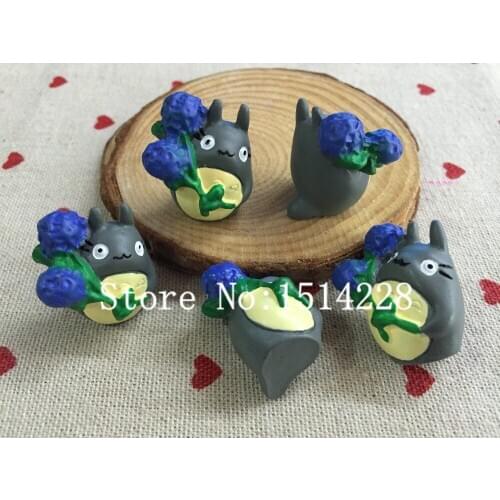 Free shipping!Resin 3D My neighbor totoro with flower. resin solid Japanese anime peripheral model. holiday decoration crafts