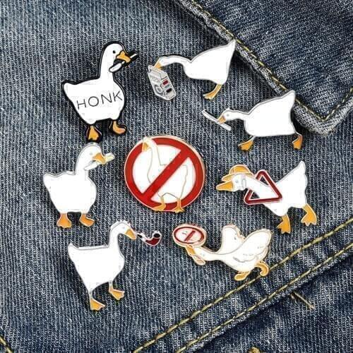 Funny big white goose Brooches family look and couples dress Decoration Jewelry Badge cute animal pins gift for friends