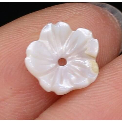 4PCSNew Natural Freshwater White shell Petal-shaped Shell Pendant 10x10mm Beads Making DIY Necklace Bracelet Shells Charm Gift