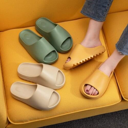 Jeneet Men's Slippers