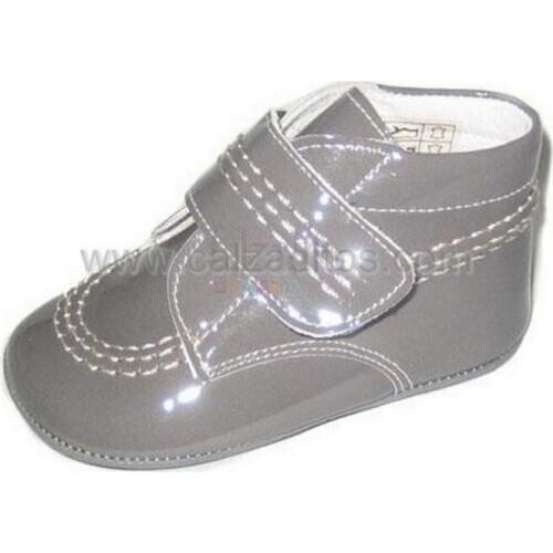 Baby booties with no gray patent leather sole