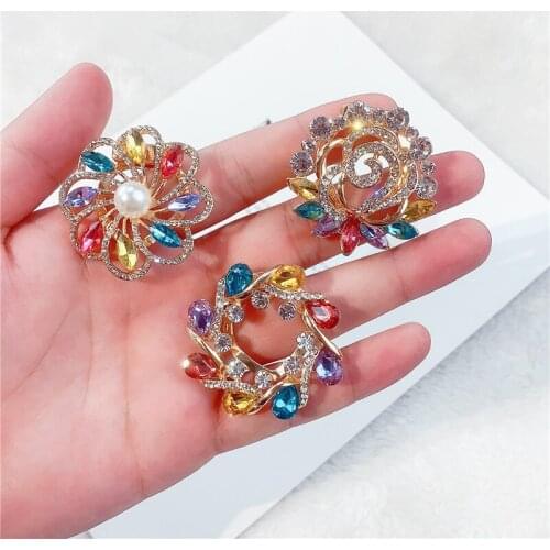 AETEEY Flower Brooches For Clothes