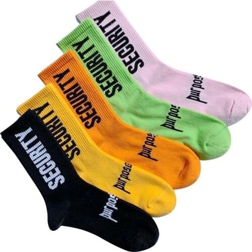 Wholesale China Factory Sports Men Socks with Black Letter Plain Cotton Crew Socks
