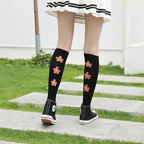 Fashion Show Cotton Woman Floral Jacquard Student Thin Crus Lower Knee Socks Street Casual Outing Dress Match High Tube Socks