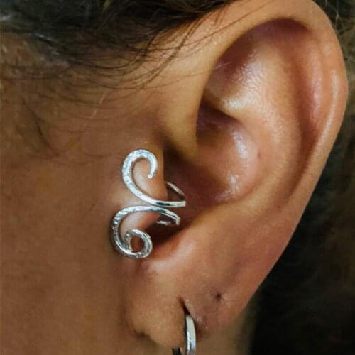 1/2Pcs Totem Tragus Clip On Earring For Women Men Non Piercing Cartilage Helix Tragus Hook Clip Earring Fake Nose Ring