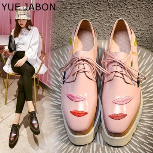Embroidery Lips Flat Platform Women Shoes Square Toe Lace Up Leather Wedges British Style Casual Shoes Woman Real Leather Shoes
