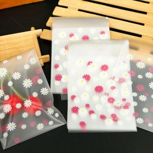 100pcs Cute Pink Daisy Cookie Candy Bags Self-Adhesive Clear Froted Plastic Gift Bag DIY Biscuits Snack Baking Package Decor