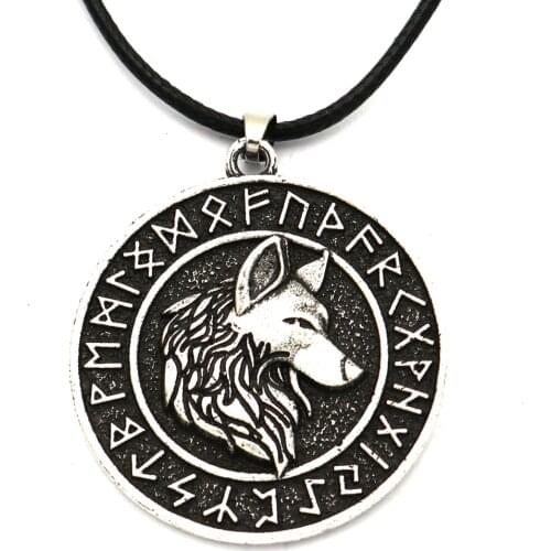 Viking Talisman Wolf Head Runic Necklace Pendant Animal Power Norse Viking Amulet Men Women Jewelry