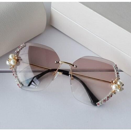 Luxury Sunglasses Custom Design Series Crsytal Pearl Decorative Sunglasses Vintage Rimiless Sunglasses Ladeis Shades for Women