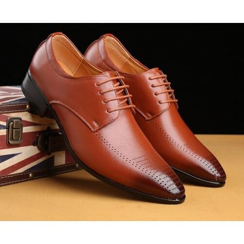 2021 New British Breathable with Tide Mens Pointed Leather Shoes Restoring Ancient Ways of Carve Patterns on Woodwork Shoes