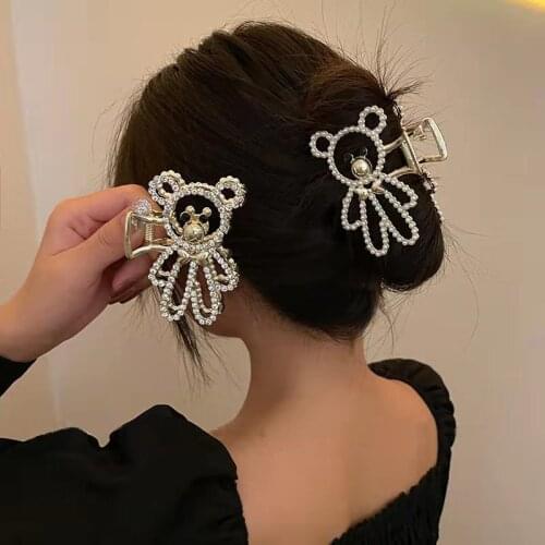 Temperament Fashion Hollow Pearl Bear Hairpin Simple Fashion Catch Clip Home Travel Diamond Shark Clip Female
