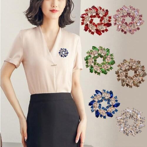 New Crystal Bauhinia Flower Brooch Women Banquet Costume Brooches Pin Jewelry Clothes Scarf Garment Accessories Fashion Jewelry