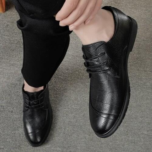 Shoes sneakers luxury real cow causal lather patent formal 2020 mens Mens casual de zapatos hombre hot for comfortable sports