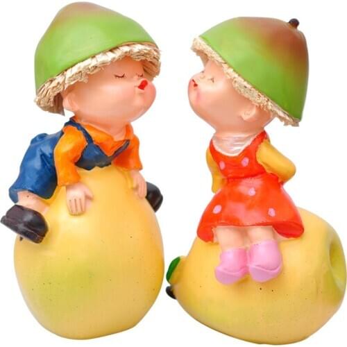Cute Fruit Doll Lovers Handmade Painted Resin Crafts Creative Home Decortion Tourism Souvenir Holiday Wedding Gifts