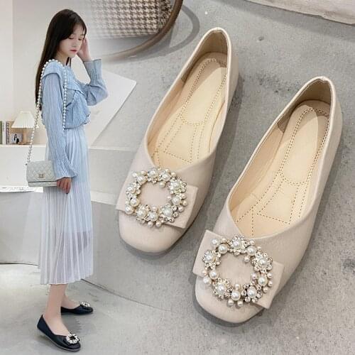 Elegant Womens Flat Shoes Fashion All-match Vamp Round Buckle Decoration Pearl Embellishment Cute Womens Single Shoes 2021