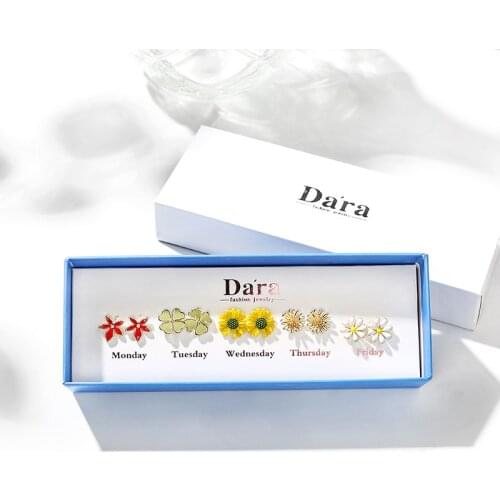 South Koreas New One-Week Suit Fashion Sweet Earrings Fresh And Simple Daisy Cute Party Dating Fashion Ear Jewelry Women