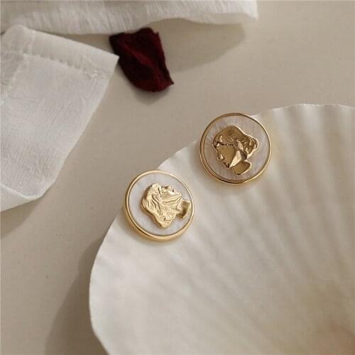 ZDMXJL Fashion High Class Women Earring Vintage Simple Geometry Round White Head Portrait Ear Stud Earrings Jewelry Accessories