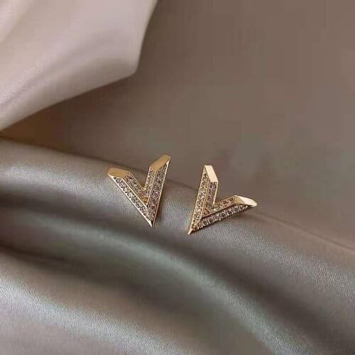 Classic Simple V Letter Gold Earrings For Woman Korean Fashion Jewelry Party Girls Temperament Earrings Student Accessories