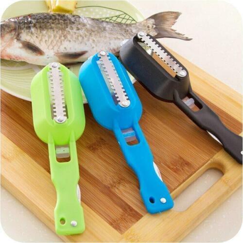 2 in 1 Fishing Scale Brush Plastic Built-in Fish cutter Fish Skin Brush Scraping Fast Remove Fish knife Cleaning Scaler Scraper